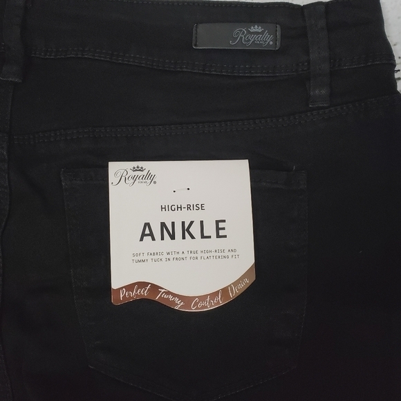 Royalty For Me Black High Rise Cuffed Ankle Jeans 16W - Picture 10 of 13